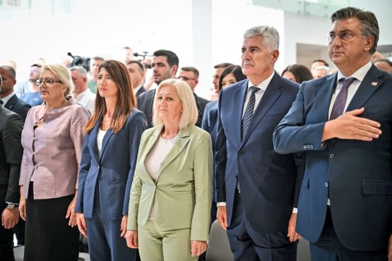 Predsjedavajući Doma naroda PSBiH dr. Dragan Čović prisustvovao potpisivanju ugovora o finansiranju programa i projekata od posebnog interesa za hrvatski narod u BiH